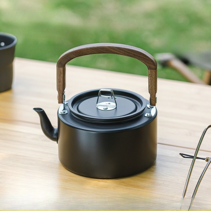 Camping Cooking Kettle - 1.2L 軽量アルミニウム合金キャンプケトル 木製ハンドル付き ブラックとグレー ポータブルアウトドアクッキングポット
